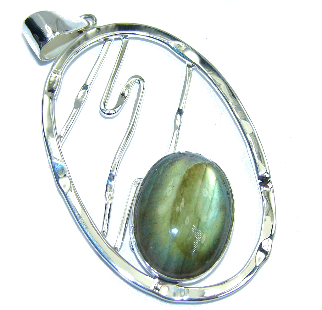 Secret Beauty AAA Labradorite Sterling Silver Pendant