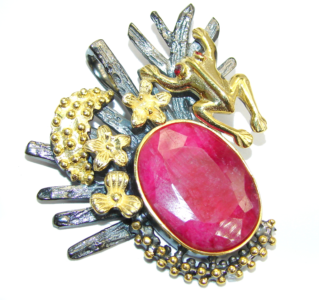 Lucky Frog faceted Ruby Gold Rhodium over Sterling Silver Pendant