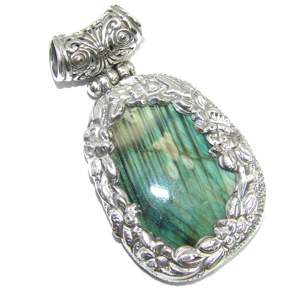 Traditional Floral Design Labradorite Sterling Silver Pendant