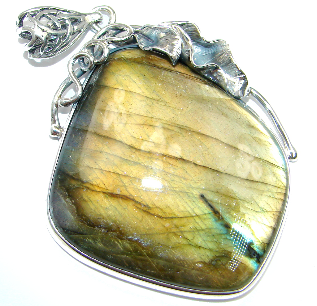 Traditional Design Labradorite Sterling Silver handmade Pendant