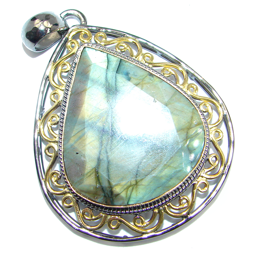 Traditional Design Labradorite Gold Rhodium plated over Sterling Silver handmade Pendant