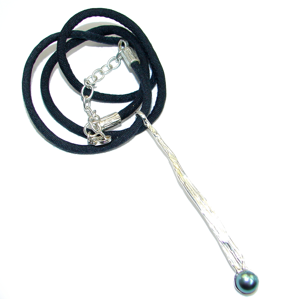 Beautiful Design Black Pearl Sterling Silver handmade necklace