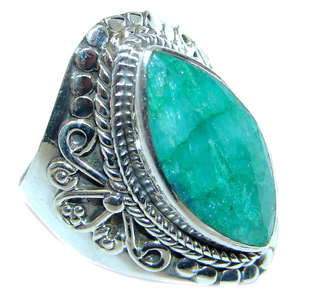 Stylish Emerald Sterling Silver ring; s. 8 3/4