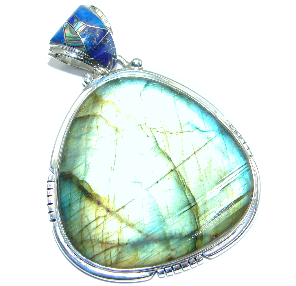 Traditional Design Labradorite Sterling Silver handcrafted Pendant