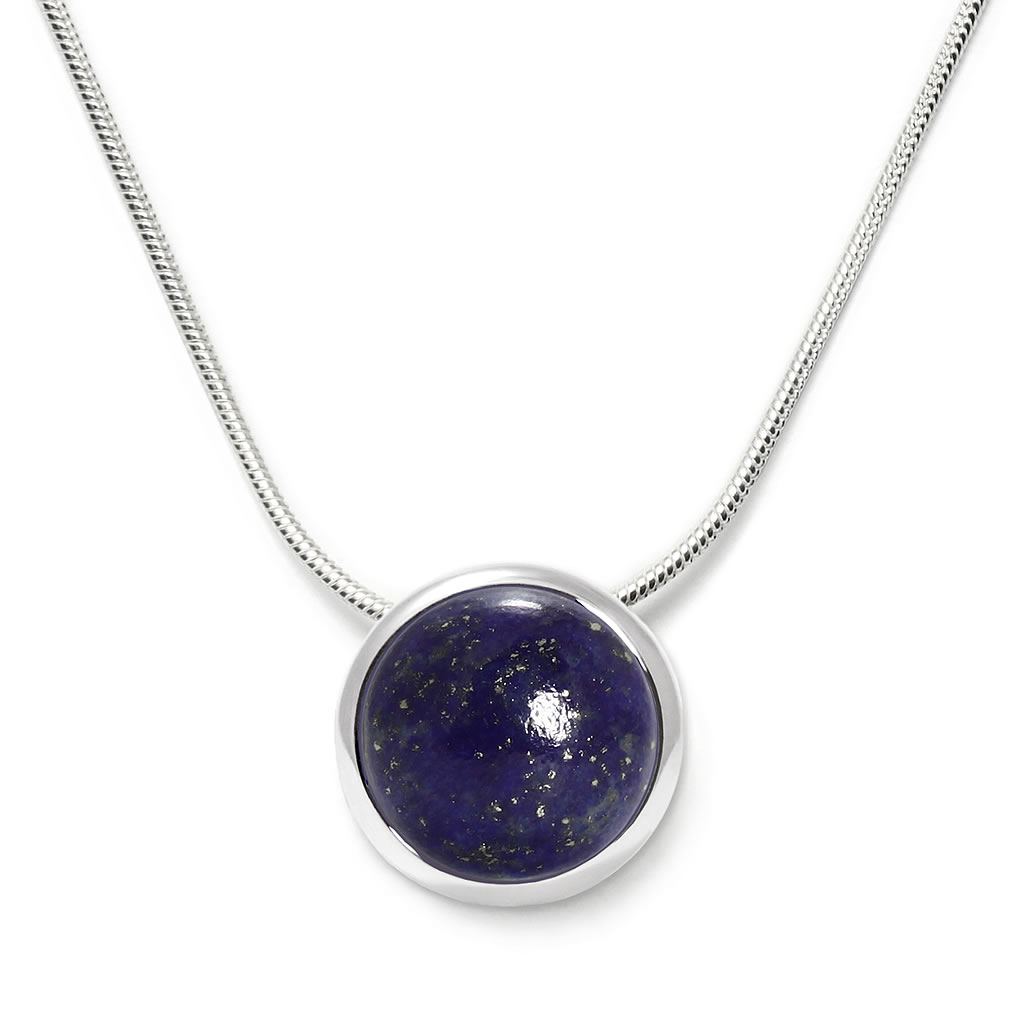Charming necklace in sterling silver with a lapis lazuli