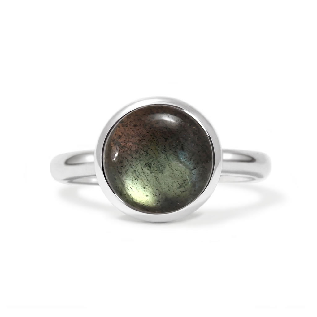 Charming ring in sterling silver with a labradorite