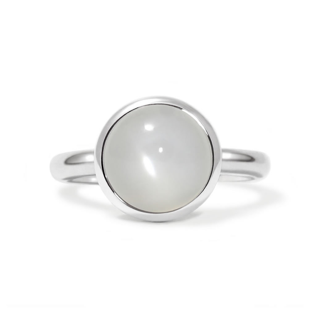 Charming ring in sterling silver with a white moonstone