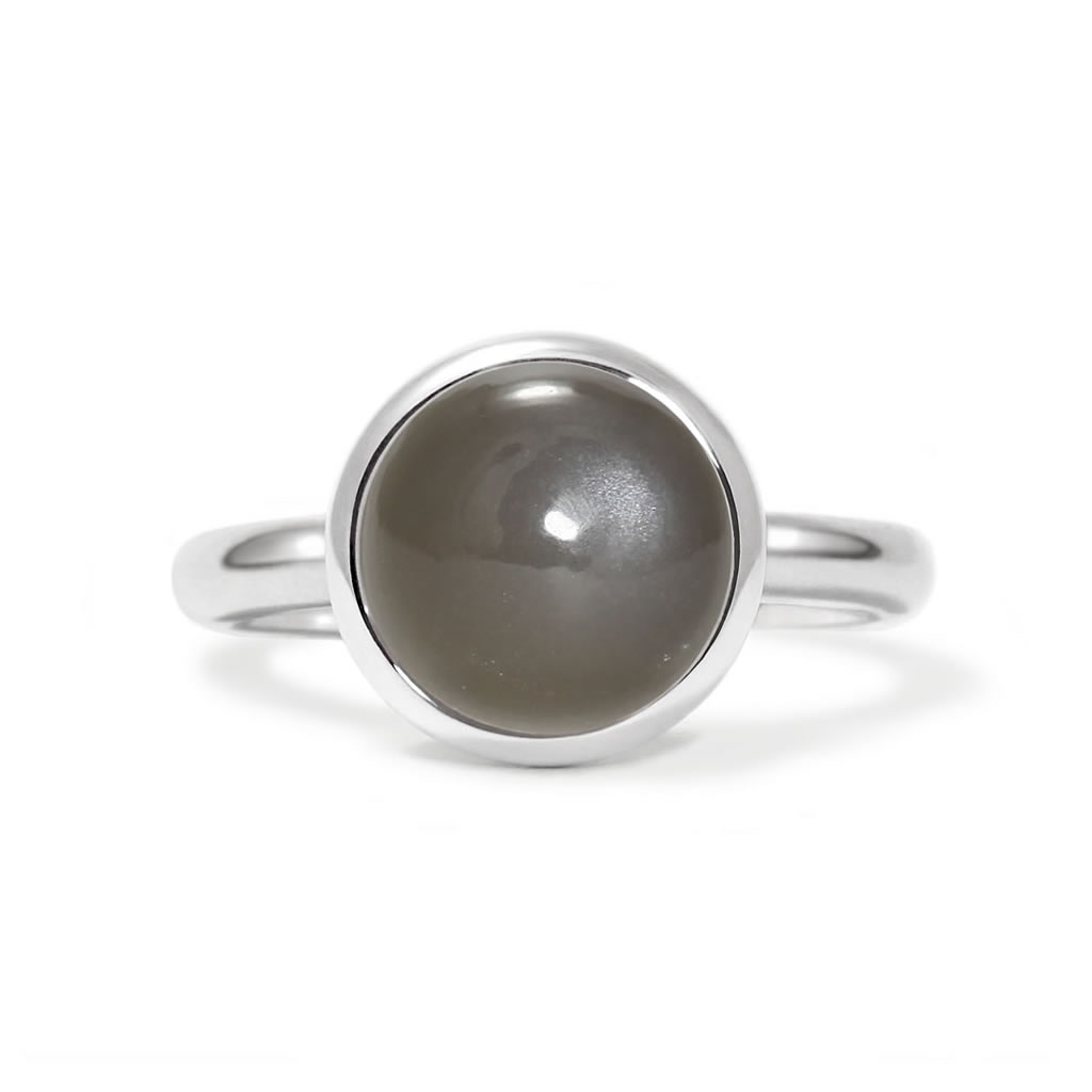 Charming ring in sterling silver with a gray moonstone
