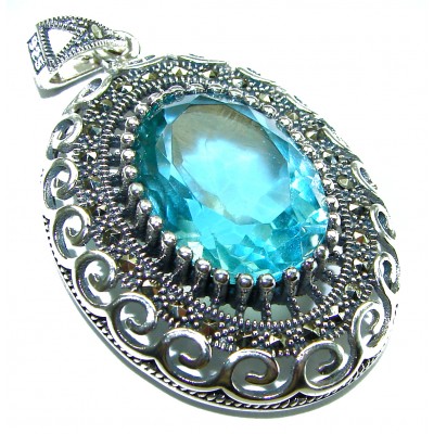 Vintage design 18.6 carat oval cut Aquamarine .925 Sterling Silver handmade Pendant