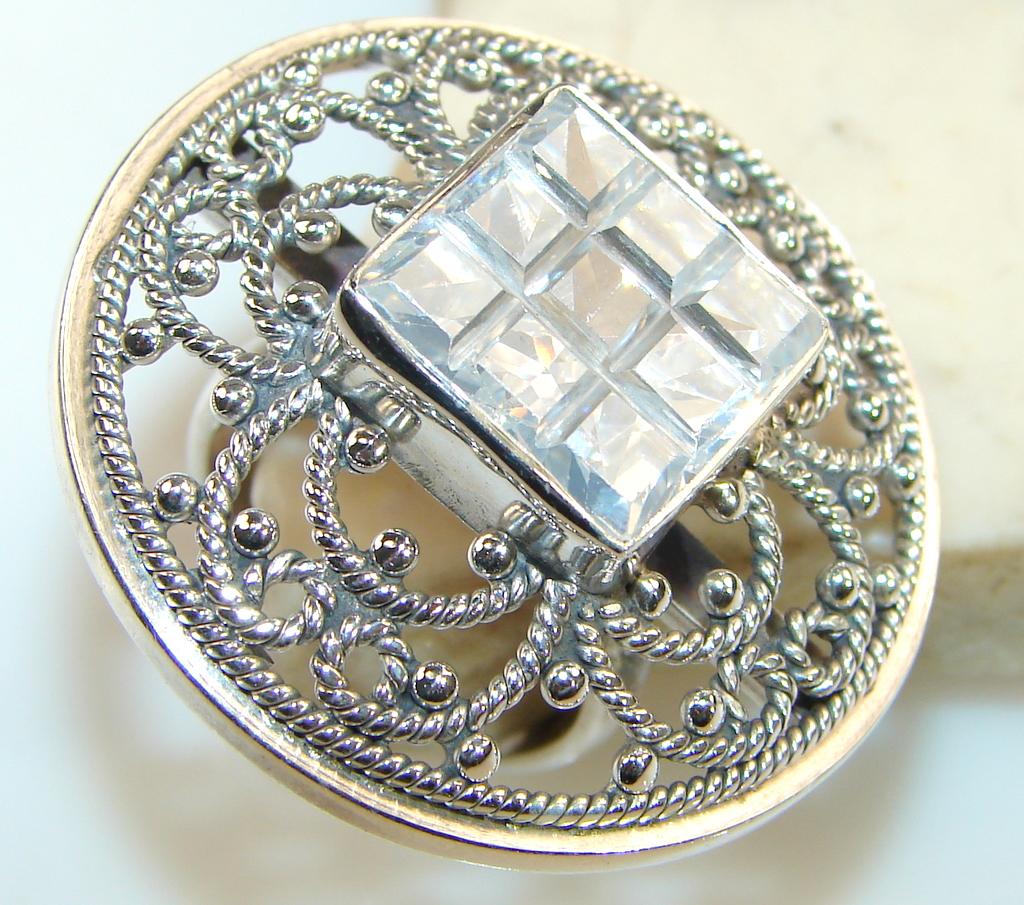 Beautiful Solid White Topaz Sterling Silver Ring s. 6 1/4