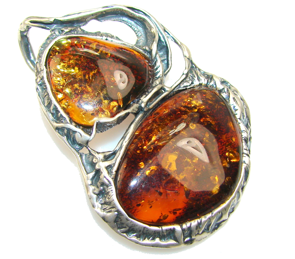 Vintage Design Of Amber Sterling Silver Pendant