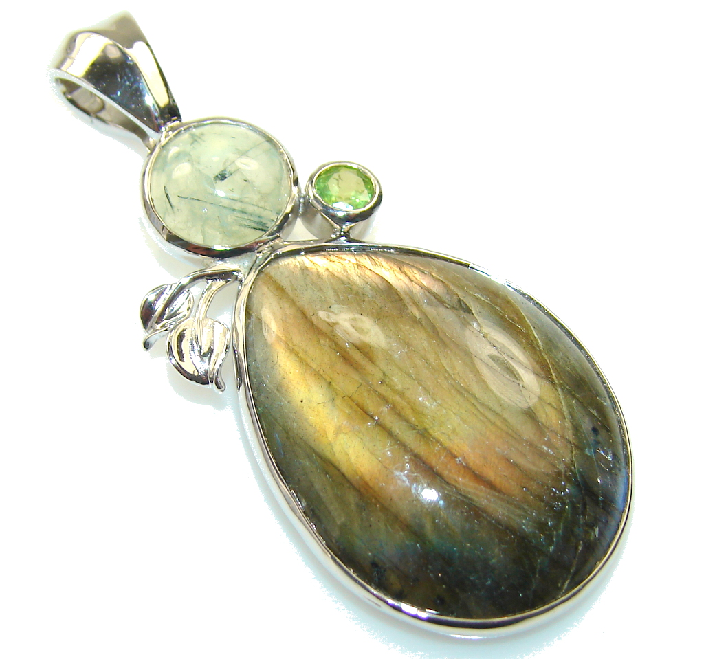 Fabulous Design!! Labradorite Sterling Silver Pendant