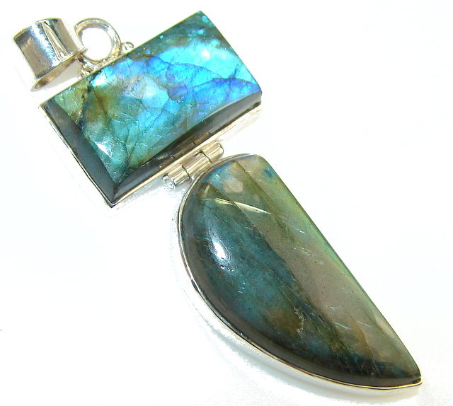 Vision Green Labradorite Sterling Silver Pendant