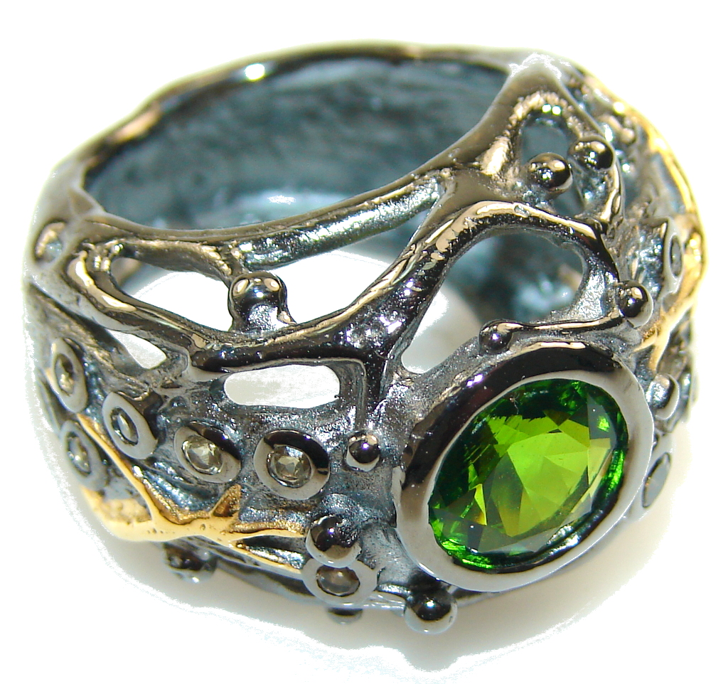 Stylish Green Peridot Italy Made Rhodium Plated Sterling Silver Ring s. 7