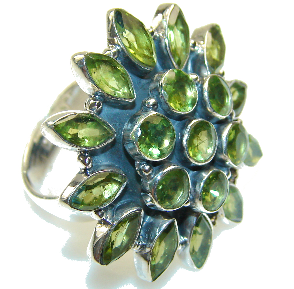 Green Island!! Green Peridot Sterling Silver Ring s. 10