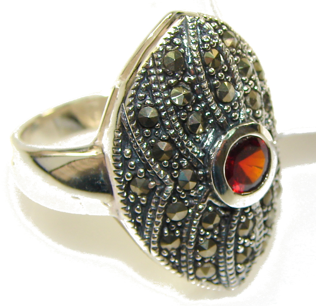 Fashion!! Red Garnet Quartz Sterling Silver Ring s. 8