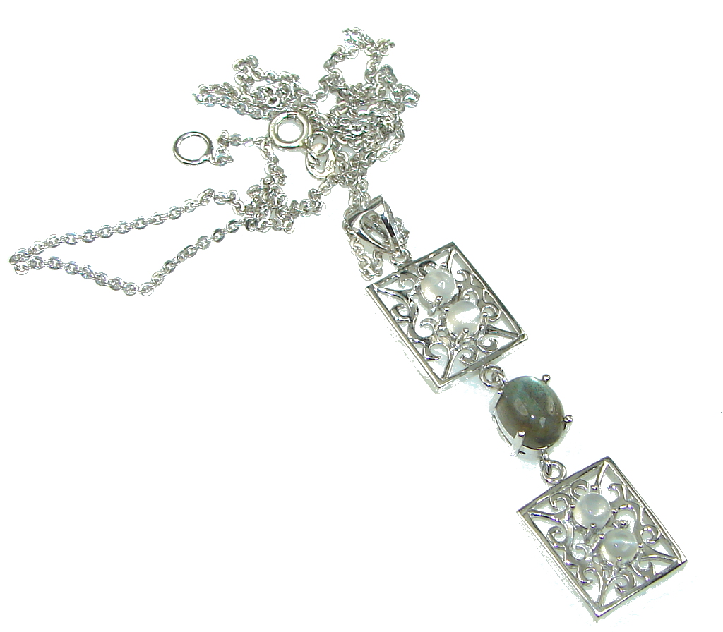 Delicate Design! Labradorite Sterling Silver necklace