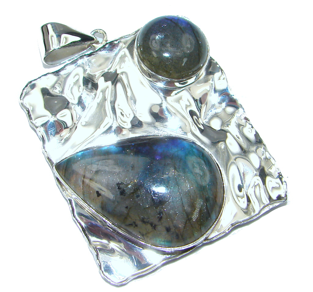 Moderen Design Labradorite Hammered Sterling Silver Pendant