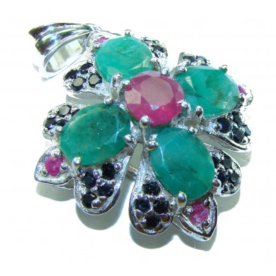 Spectacular 28.8 carat authentic Colombian Emerald .925 Sterling Silver handcrafted Pendant