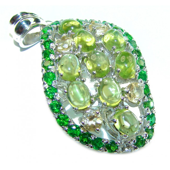Wise Bliss Authentic 22.6 carat Peridot .925 Sterling Silver handmade Pendant