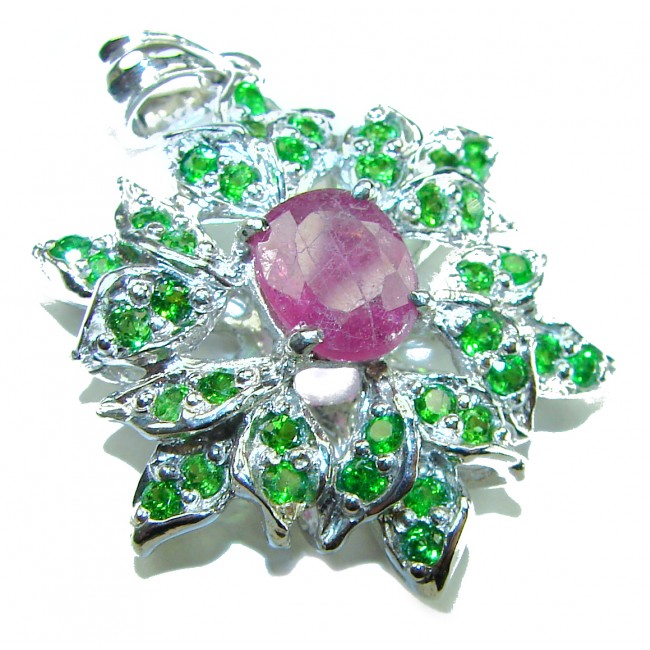 Fiesta Authentic 12.5 carat Multigem .925 Sterling Silver brilliantly handcrafted pendant