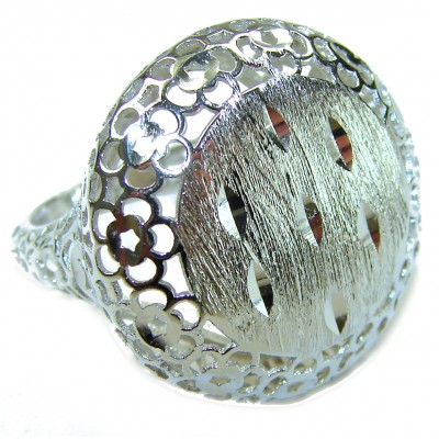 Luxurious Italy made .925 Sterling Silver brilliantly handcrafted ring s. 7 1/4