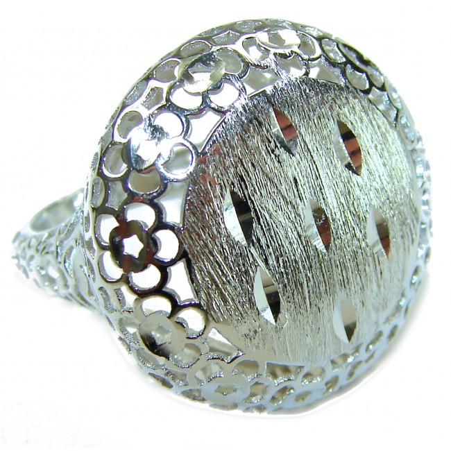 Luxurious Italy made .925 Sterling Silver brilliantly handcrafted ring s. 7 1/4
