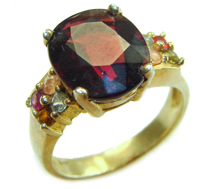 Passion 10.5 carat round cut Red Garnet .925 Sterling Silver handcrafted ring; s. 6 1/2