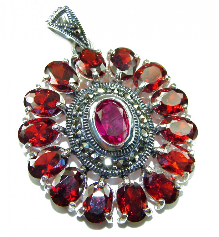 Marvelous Natural 20.8 carat Mozambique Garnet .925 Sterling Silver Handcrafted pendant
