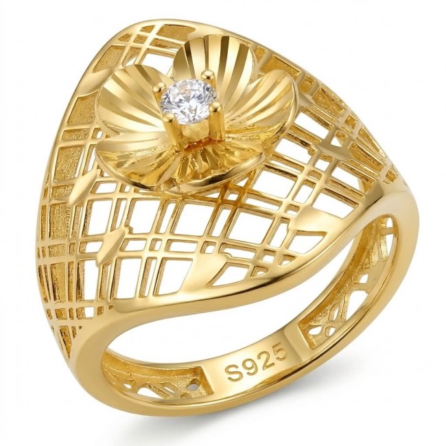 Dubai Style 0.7 CARAT White Topaz .925 Sterling Silver dipped in 22K Gold handmade ring size 8