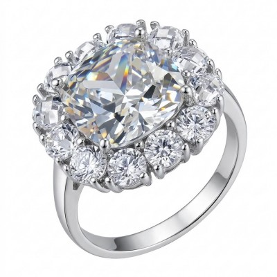 Classic Beauty 10.5 carat White Topaz .925 Sterling Silver Statement ring size 7