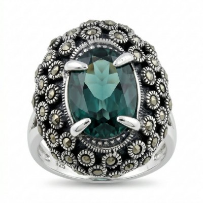 Spectaculat 9.2 carat Travorite Garnet .925 Sterling Silver Statement Ring size 8