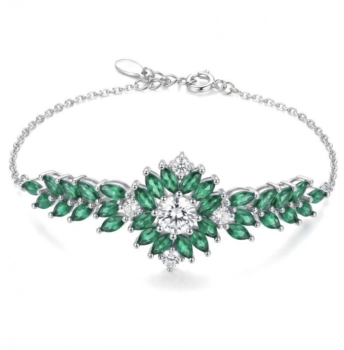 Giovanna - Authentic 10.9 carat COLOMBIAN EMERALD .925 Sterling Silver handcrafted bracelet