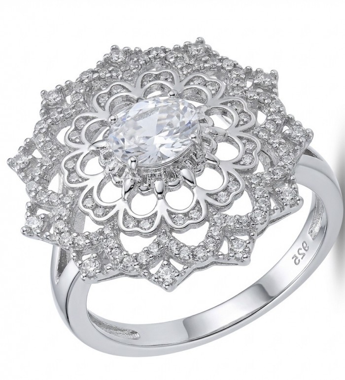 Luxurious - 6.2 carat White Topaz Sterling Silver handcrafted ring size 9