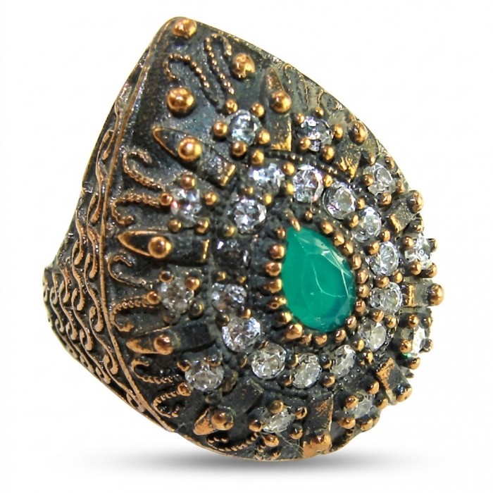 Victorian Style Emerald & White Topaz ring; s. 6