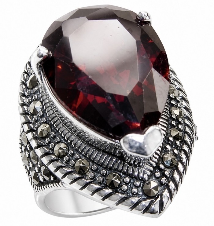 EMPRESS Genuine 18.9 CARAT Ruby rhodium over .925 Sterling Silver Statement Ring size 7 1/4