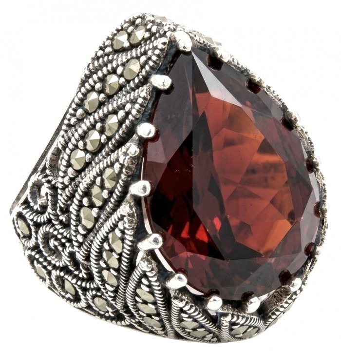 Red Mystery Authentic 18.4 carat Garnet .925 Sterling Silver brilliantly handcrafted large Statement Ring size 7