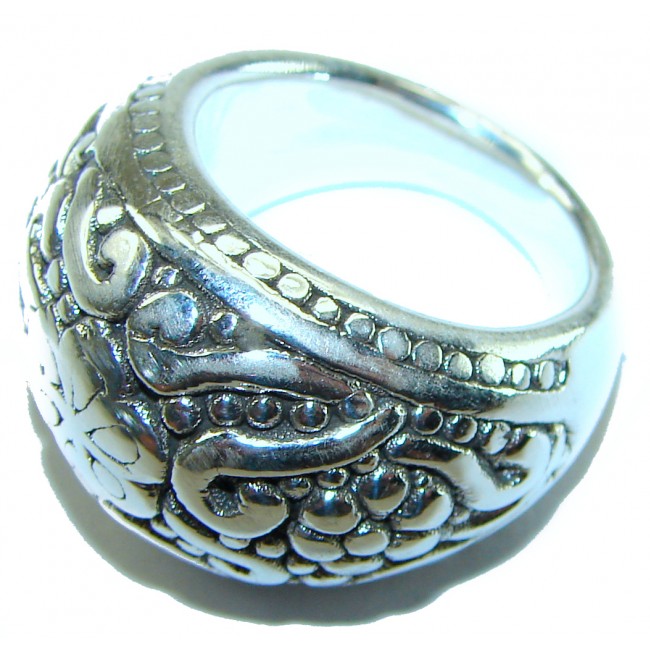 Large and Solid Bali made .925 Sterling Silver ring size 7 - Side view of ornate Bali .925 sterling silver ring, size 7.