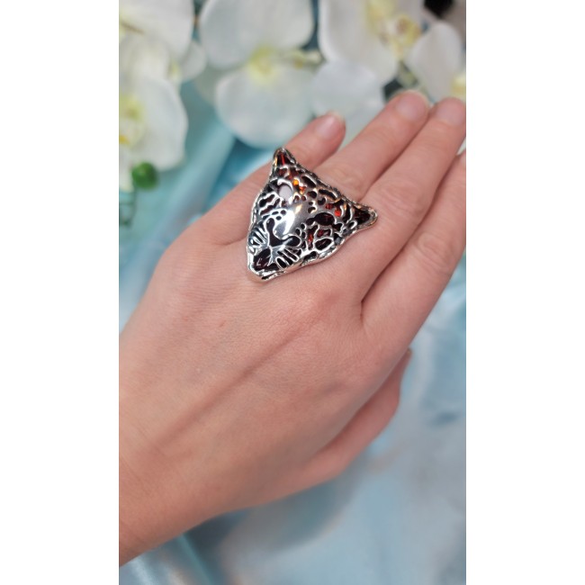 Precious Cheetah Baltic Amber .925 Sterling Silver handmade Large ring size 8 adjustable - Cheetah amber ring in sterling silver, worn on hand with floral background.
