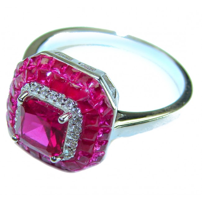 Art Deco - oval Cut - 7.8 carat Ruby .925 Silver handcrafted Cocktail Ring s. 8 - Art Deco ring with ruby and silver, side angle close-up.