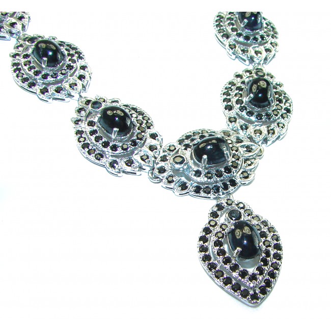 Earth Treasure Authentic 332.8 carat Sapphire .925 Sterling Silver handcrafted Necklace - Necklace close-up showing sapphires in sterling silver setting