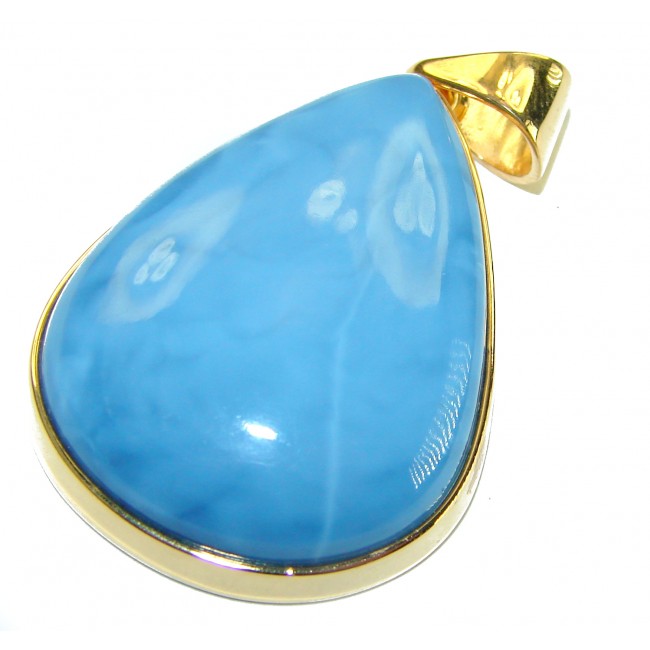 Seaside authentic 36.5 carat Aquamarine 14K Gold over .925 Sterling Silver Handcrafted pendant - Aquamarine pendant close-up, 14K gold setting