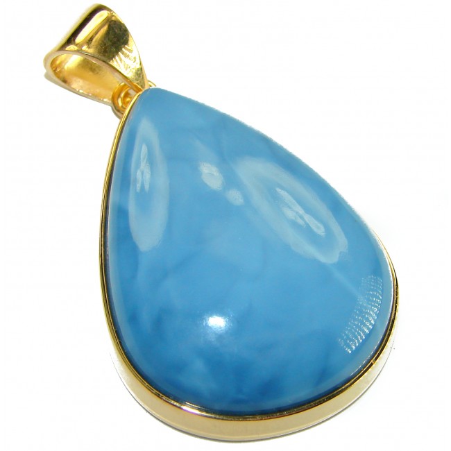 Seaside authentic 36.5 carat Aquamarine 14K Gold over .925 Sterling Silver Handcrafted pendant - Close-up of aquamarine pendant in 14K gold setting.