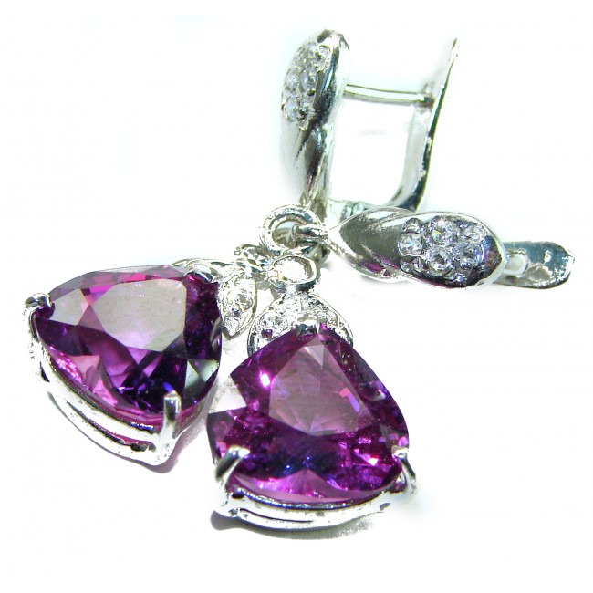 The Spade - Deep Purple Heart 11.8 carat Authentic Topaz .925 Sterling Silver Handcrafted earrings - Silver earrings with deep purple heart-shaped topaz stone close-up