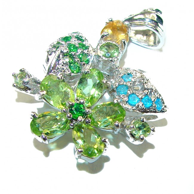 Wise Bliss Authentic 12.6 carat Peridot .925 Sterling Silver handmade Pendant
