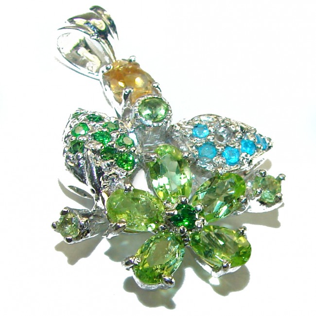 Wise Bliss Authentic 12.6 carat Peridot .925 Sterling Silver handmade Pendant