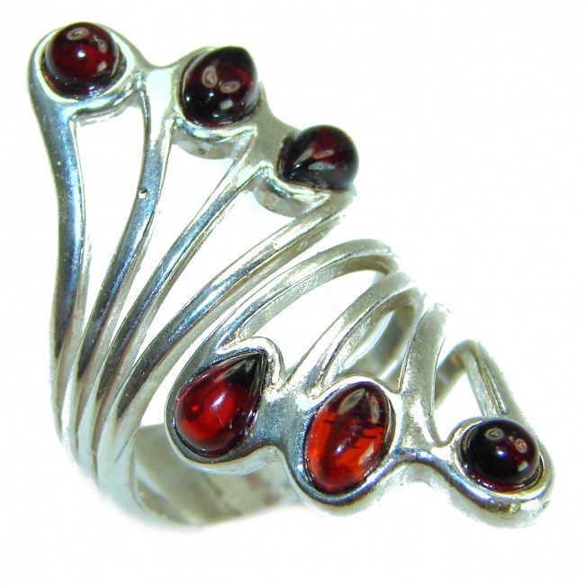 Carmen Authentic 9.5 carat authentic Australian Garnet .925 Sterling Silver handcrafted ring; s. 7