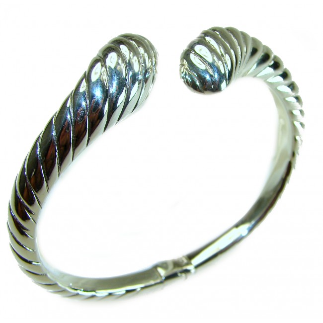 Bali made Bracelet in best quality .925 Sterling Silver - Open-ended view of Bali-made .925 sterling silver bracelet.