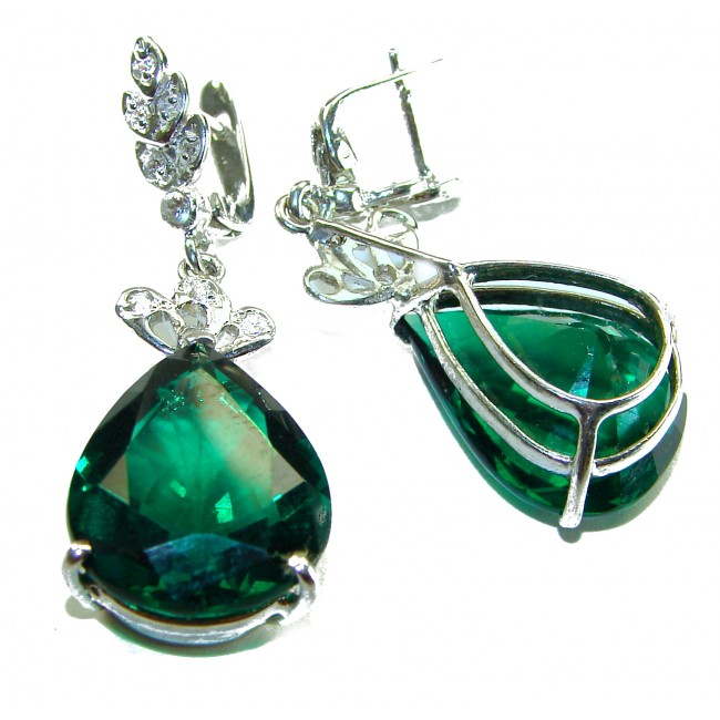 Very Unique 19.6 carat Green Tourmaline from Mozambique .925 Sterling Silver handcrafted earrings