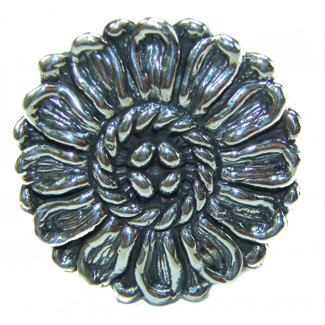 Precious SunFlower Bali made .925 Sterling Silver handcrafted Ring s. 6 - Close-up of Precious SunFlower Bali .925 Sterling Silver pendant.